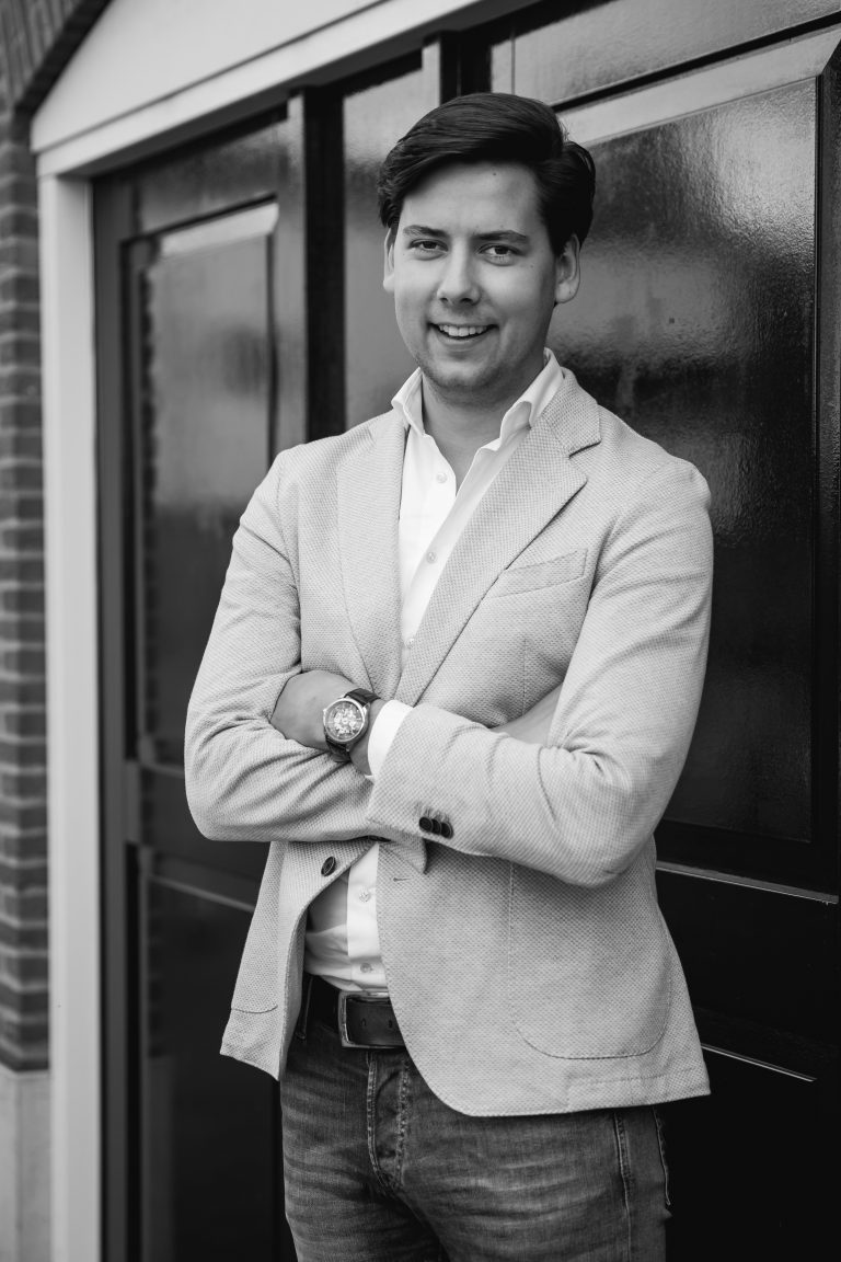 Maurits van der Steen Legal / Du- Dilligence T +31 6 30 71 72 37 maurits@dutch-capital-partners.nl